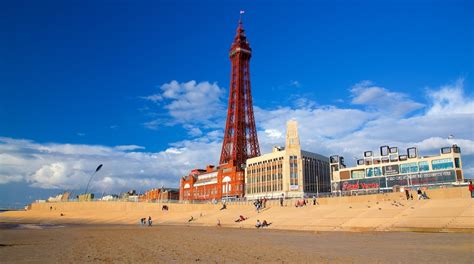  Der Blackpool Tower: Ein Wunderwerk der viktorianischen Ingenieurskunst und ein Mekka für Adrenalinjunkies!