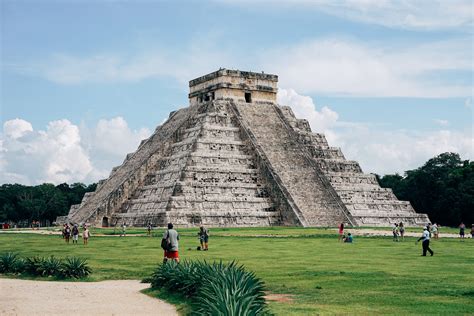  Die Gran Pirámide de Chichén Itzá: Ein antikes Meisterwerk der Maya-Zivilisation!