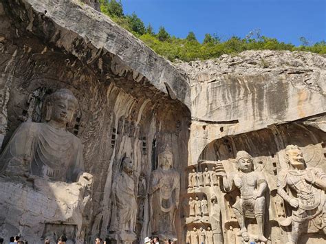  Die Hanzhong Bashang Grotten: Ein faszinierendes Meisterwerk der Steinbildhauerei und ein Fenster zur Geschichte!