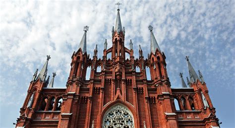 Die Kathedrale von Krzysztof: Ein Meisterwerk der gotischen Architektur in Kadyx!