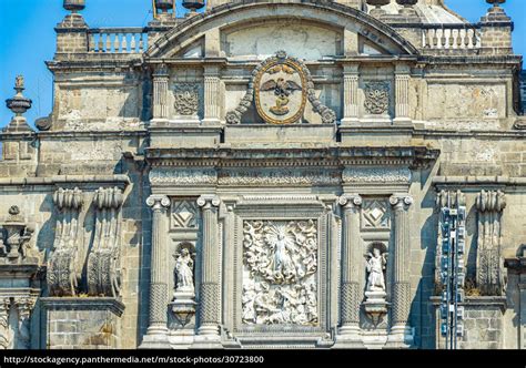 Die Kathedrale von León: Ein architektonisches Meisterwerk mit mystischer Aura!