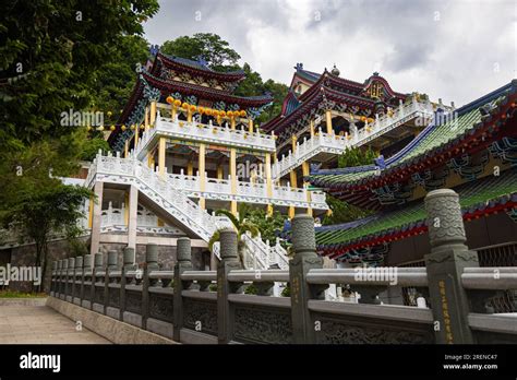 Die pagode des roten Lotus: Ein architektonisches Wunderwerk und spiritueller Rückzugsort