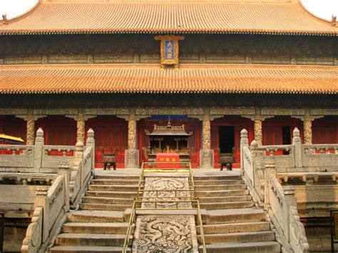  Die Qufu Konfuzius-Tempel: Ein Ort der Weisheit und spirituellen Ruhe!