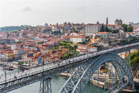 Die Xiangyang Bogenbrücke - Eine historische Meisterleistung über dem Han Shui Fluss!