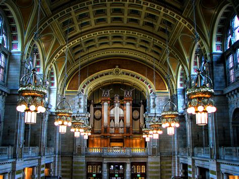 Der Kelvingrove Art Gallery and Museum: Ein Meisterwerk der Kunst und Kulturgeschichte!