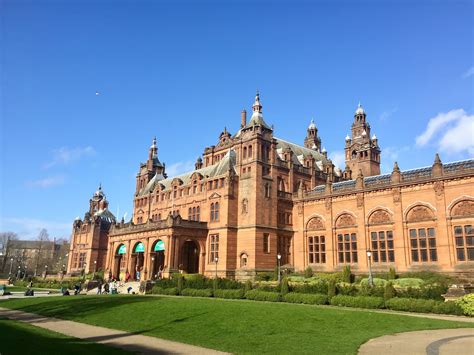  Der Kelvingrove Art Gallery and Museum: Eine Schatzkammer schottischer Geschichte und Kultur!