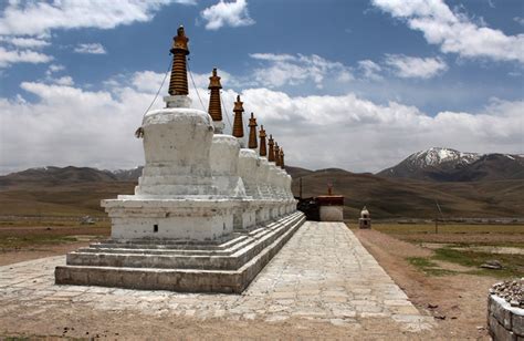 Die heilige Pagode von Nagqu: Eine spirituelle Reise in die Geschichte Tibets!