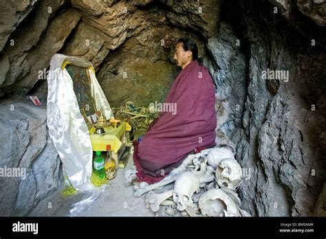  Die Wutai Shan Grotten: Ein spiritueller Rückzugsort voller buddhistischer Kunst!