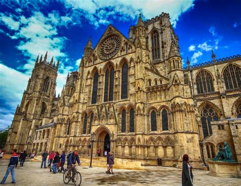 York Minster - Ein Architektonisches Meisterwerk und Symbol der Geschichte!